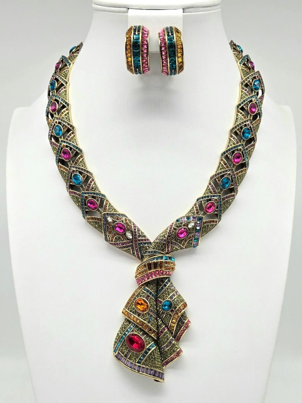 Heidi Daus “Fully Vested” Crystal Necklace Set Couture Statement Bib Necklace